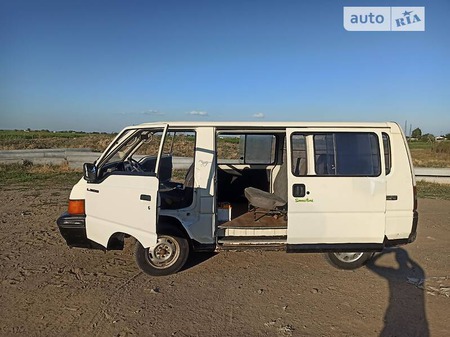 Mitsubishi L 300 1987  випуску Одеса з двигуном 1.6 л бензин універсал механіка за 70000 грн. 