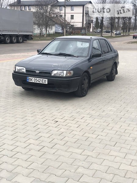 Nissan Sunny 1994  випуску Рівне з двигуном 0 л бензин хэтчбек механіка за 2000 долл. 