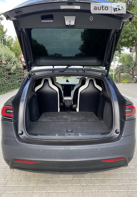 Tesla X 2018  випуску Одеса з двигуном 0 л електро позашляховик автомат за 74100 долл. 