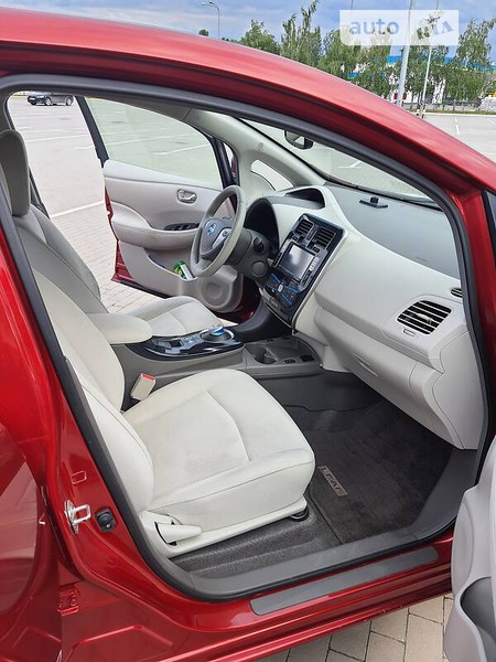 Nissan Leaf 2011  випуску Суми з двигуном 0 л електро хэтчбек автомат за 12000 долл. 
