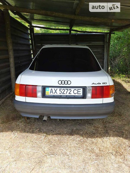 Audi 80 1988  випуску Харків з двигуном 1.8 л  седан механіка за 1700 долл. 