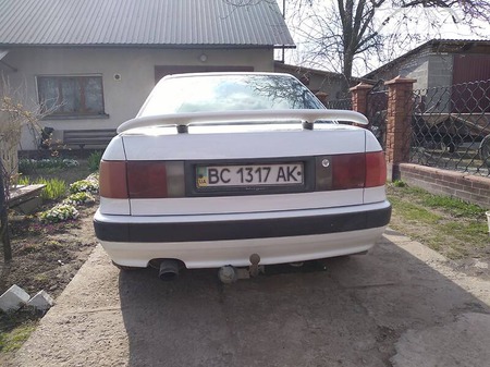 Audi 80 1994  випуску Львів з двигуном 2 л  седан механіка за 2700 долл. 