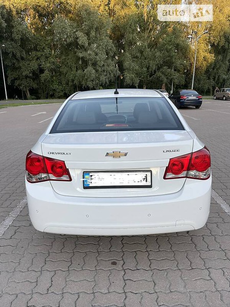 Chevrolet Cruze 2011  випуску Суми з двигуном 1.8 л  седан автомат за 7999 долл. 