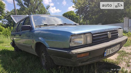 Volkswagen Passat 1987  випуску Полтава з двигуном 2 л бензин універсал механіка за 809 долл. 