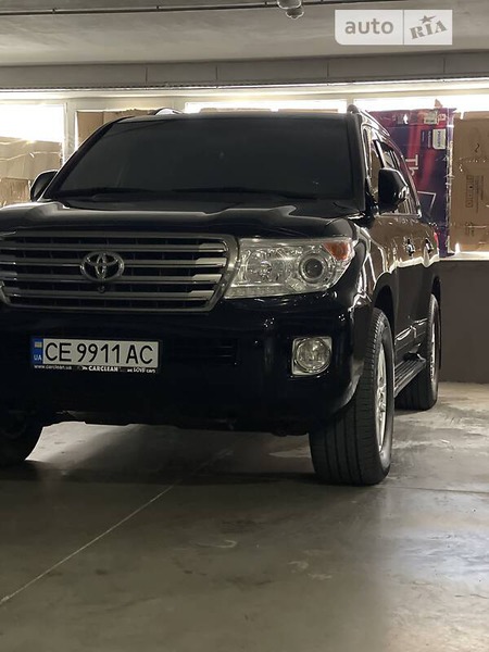 Toyota Land Cruiser 2013  випуску Чернівці з двигуном 4.5 л дизель позашляховик  за 42000 долл. 