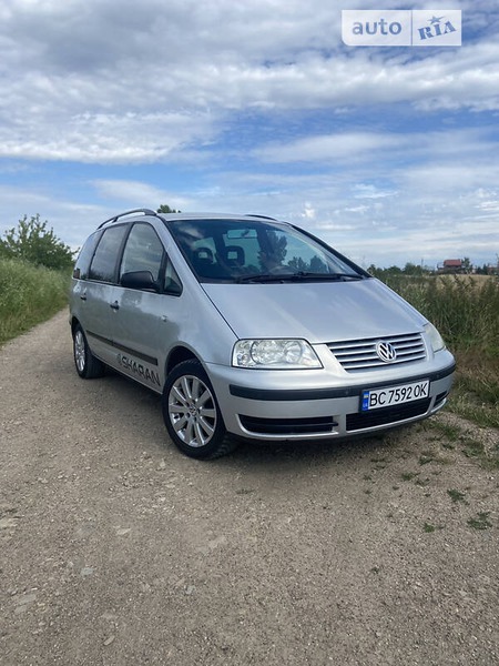 Volkswagen Sharan 2002  випуску Львів з двигуном 1.8 л  мінівен механіка за 4800 долл. 