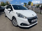 Peugeot 208 2017 Киев 1.2 л  хэтчбек 