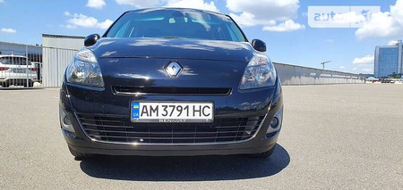 Renault Scenic 2011  випуску Житомир з двигуном 1.5 л дизель мінівен механіка за 7400 долл. 