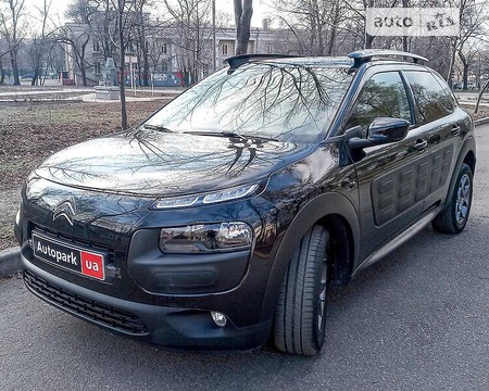 Citroen C4 Cactus 2016  випуску Запоріжжя з двигуном 1.6 л дизель універсал механіка за 11999 долл. 