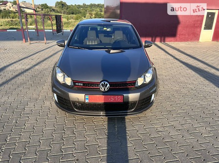 Volkswagen Golf GTI 2009  випуску Чернівці з двигуном 2 л бензин хэтчбек механіка за 9700 долл. 