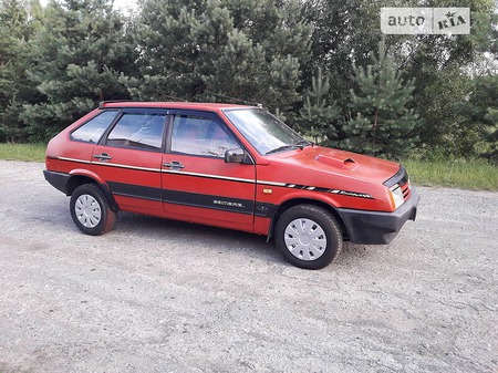 Lada 2109 1995  випуску Чернігів з двигуном 1.5 л бензин хэтчбек механіка за 1199 долл. 