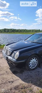 Mercedes-Benz E 200 2001 Чернігів 2 л  седан автомат к.п.
