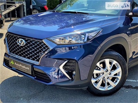 Hyundai Tucson 2020  випуску Київ з двигуном 2 л бензин позашляховик автомат за 23900 долл. 