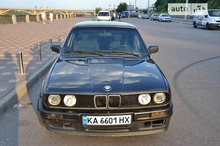 BMW 318 1987  випуску Київ з двигуном 1.8 л  седан механіка за 2150 долл. 