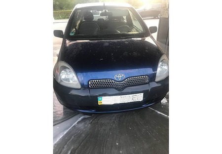 Toyota Yaris 2000  випуску Львів з двигуном 1 л бензин хэтчбек механіка за 2100 долл. 