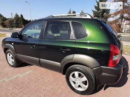 Hyundai Tucson 2008  випуску Київ з двигуном 2 л дизель позашляховик механіка за 8250 долл. 