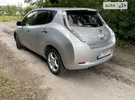 Nissan Leaf 2011  випуску Львів з двигуном 0 л електро хэтчбек автомат за 7800 долл. 