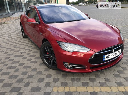 Tesla S 2015  випуску Хмельницький з двигуном 0 л електро ліфтбек  за 37000 долл. 