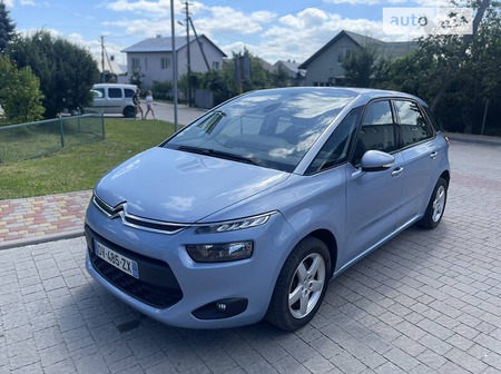 Citroen C4 2015  випуску Львів з двигуном 1.6 л дизель мінівен механіка за 10900 долл. 