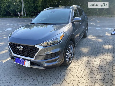 Hyundai Tucson 2019  випуску Київ з двигуном 2.4 л бензин позашляховик автомат за 22000 долл. 