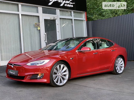 Tesla S 2017  випуску Київ з двигуном 0 л електро седан автомат за 52800 долл. 