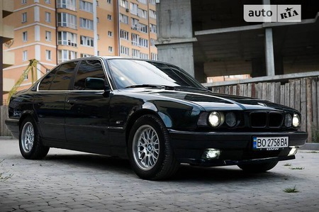 BMW 520 1995  випуску Львів з двигуном 0 л бензин седан механіка за 5500 долл. 