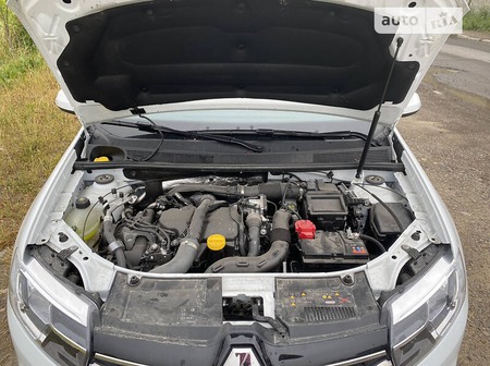 Renault Logan 2021  випуску Львів з двигуном 1.5 л дизель седан механіка за 12000 долл. 