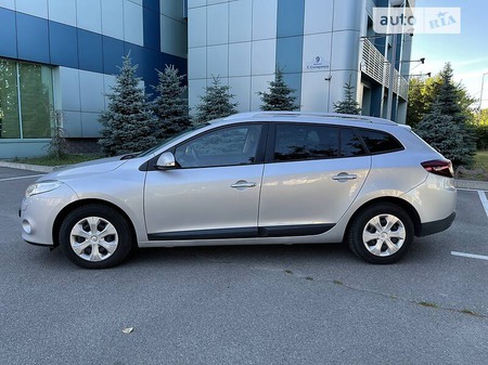 Renault Megane 2011  випуску Київ з двигуном 1.5 л дизель універсал автомат за 8300 долл. 