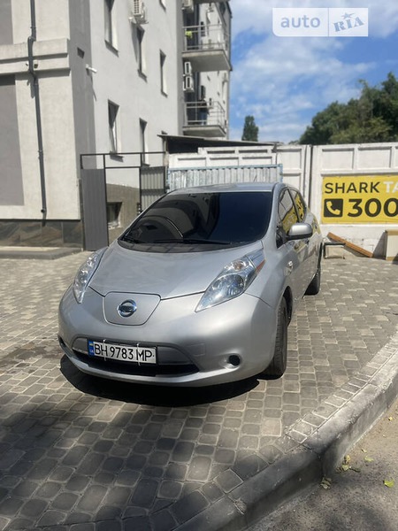 Nissan Leaf 2016  випуску Одеса з двигуном 0 л електро хэтчбек автомат за 12200 долл. 