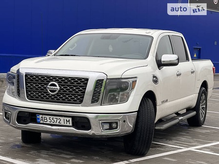 Nissan Titan 2017  випуску Вінниця з двигуном 5.6 л бензин пікап автомат за 24000 долл. 