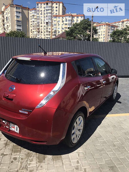 Nissan Leaf 2014  випуску Одеса з двигуном 0 л електро седан автомат за 13200 долл. 