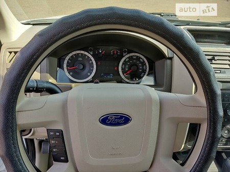 Ford Escape 2010  випуску Чернівці з двигуном 2.5 л бензин позашляховик автомат за 9500 долл. 