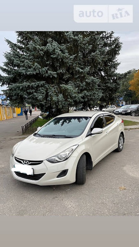 Hyundai Elantra 2012  випуску Черкаси з двигуном 1.6 л  седан механіка за 8900 долл. 