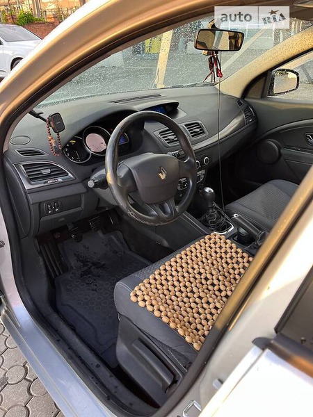 Renault Megane 2012  випуску Чернівці з двигуном 1.5 л дизель універсал механіка за 6000 долл. 