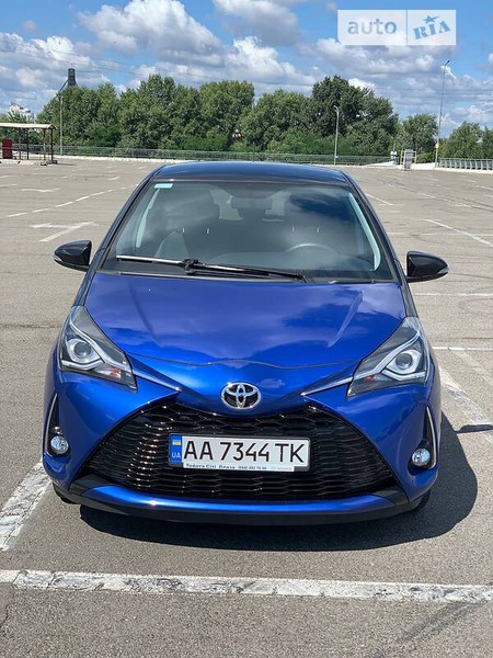 Toyota Yaris 2018  випуску Київ з двигуном 1.5 л бензин хэтчбек  за 16500 долл. 