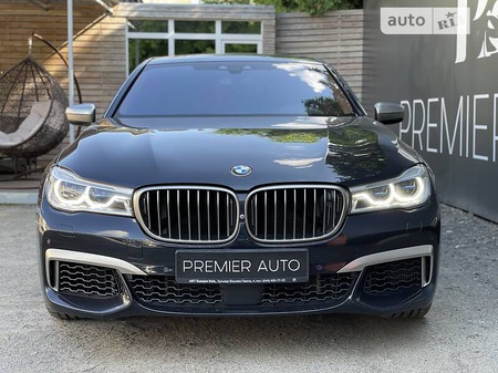 BMW 760 2017  випуску Київ з двигуном 6.6 л бензин седан автомат за 58000 долл. 