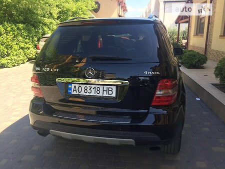 Mercedes-Benz ML 320 2008  випуску Ужгород з двигуном 3 л дизель позашляховик автомат за 14000 долл. 