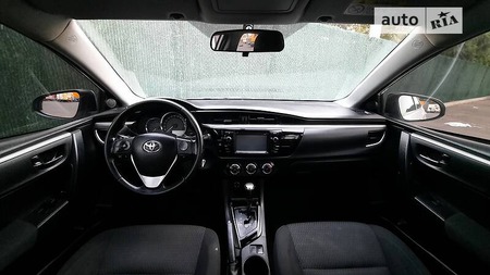 Toyota Corolla 2015  випуску Одеса з двигуном 1.6 л бензин седан автомат за 8600 долл. 