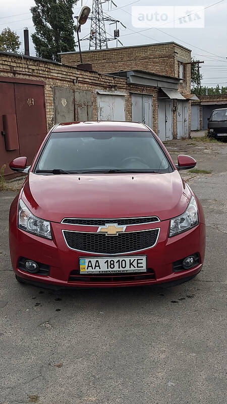 Chevrolet Cruze 2011  випуску Київ з двигуном 1.8 л бензин седан механіка за 7500 долл. 