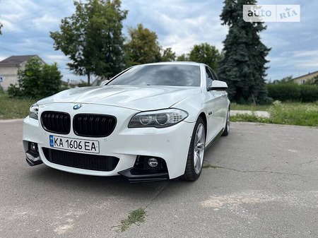 BMW 535 2013  випуску Київ з двигуном 3 л бензин седан автомат за 19900 долл. 