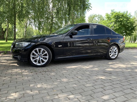 BMW 335 2009  випуску Рівне з двигуном 3 л дизель седан автомат за 11499 долл. 
