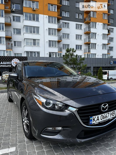 Mazda 3 2017  випуску Вінниця з двигуном 2 л бензин седан автомат за 11700 долл. 