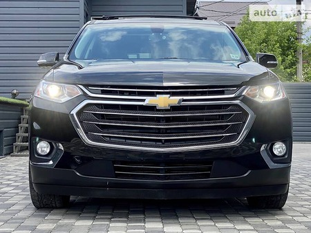 Chevrolet Traverse 2018  випуску Київ з двигуном 3.6 л бензин позашляховик автомат за 27900 долл. 