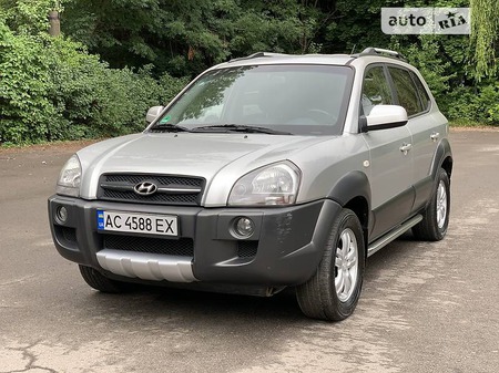 Hyundai Tucson 2008  випуску Луцьк з двигуном 2 л дизель мінівен автомат за 8700 долл. 