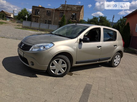 Dacia Sandero 2009  випуску Ужгород з двигуном 1.4 л бензин хэтчбек механіка за 4200 долл. 