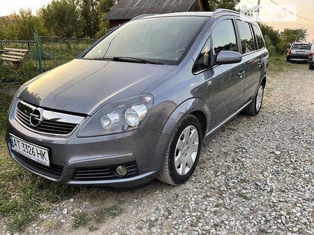 Opel Zafira Tourer 2006  випуску Івано-Франківськ з двигуном 1.9 л дизель універсал механіка за 5650 долл. 