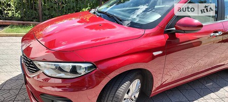 Fiat Tipo 2017  випуску Дніпро з двигуном 1.4 л бензин седан механіка за 10000 долл. 