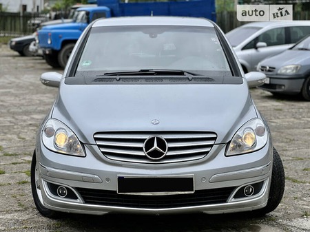 Mercedes-Benz B 180 2007  випуску Львів з двигуном 2 л дизель хэтчбек автомат за 7450 долл. 