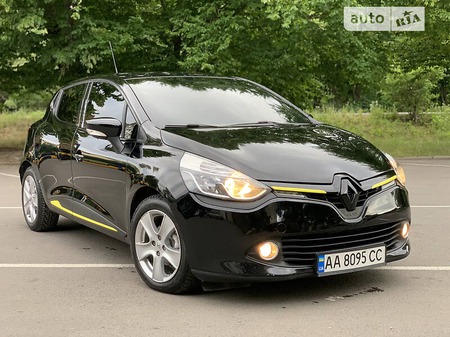 Renault Clio 2013  випуску Івано-Франківськ з двигуном 0.9 л бензин хэтчбек механіка за 6450 долл. 