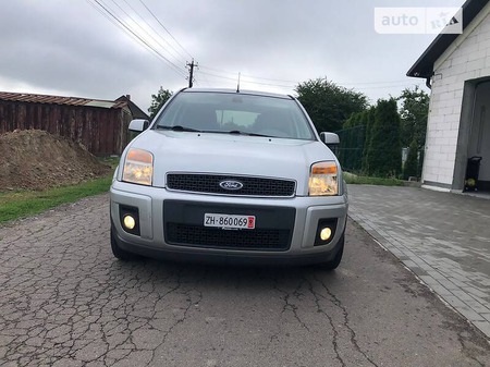 Ford Fusion 2006  випуску Луцьк з двигуном 1.6 л бензин універсал механіка за 4350 долл. 